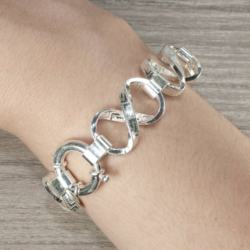 Pulsera eslabón infinito labrado griego Plata...