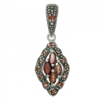 Colgante rombo de granates