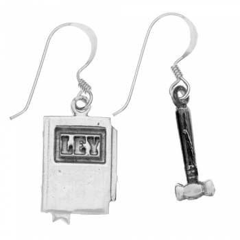 Pendientes de la abogada